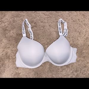 Pink. Victoria Secrets T-Shirt Push Up Bra.